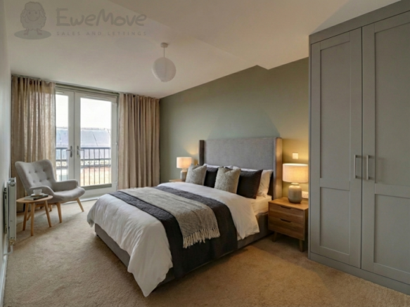 Large Main Bedroom