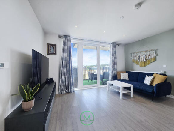 Stunning Two Bedroom Flat