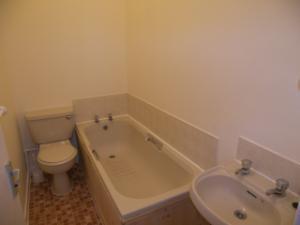 Bathroom GFF 82 Hamilton Street