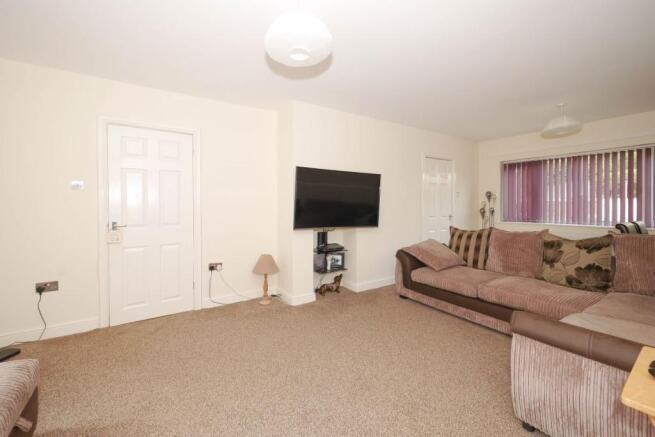 Living room / dining area