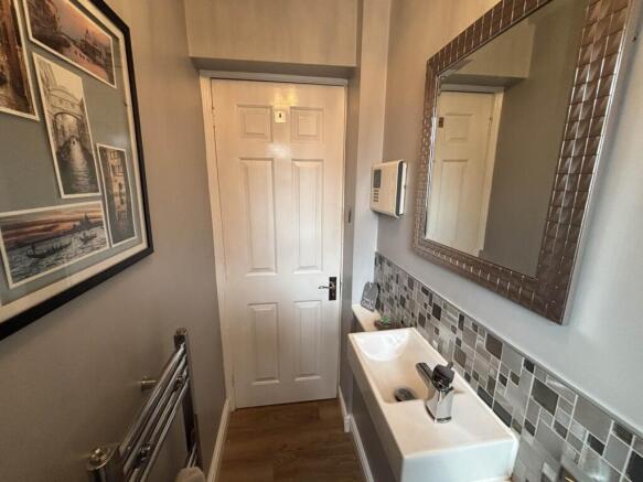 4 bed Detached for sale Image 7