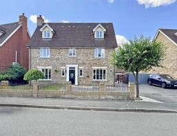 10, Queenborough Grove, Queenborough Lane, Braintree CM77 7GR