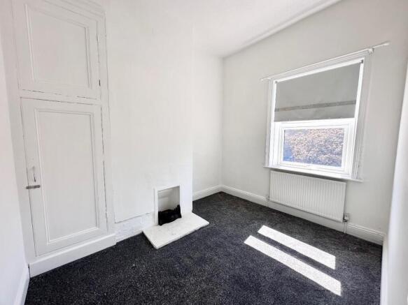 2 bed Terraced to rent Image 10