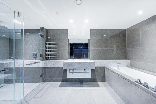 Bathroom (3).jpg