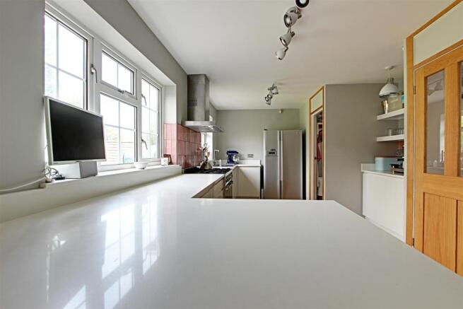 Kitchen 1.jpg