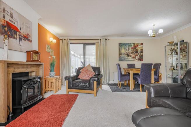 3 bed Bungalow for sale Image 11