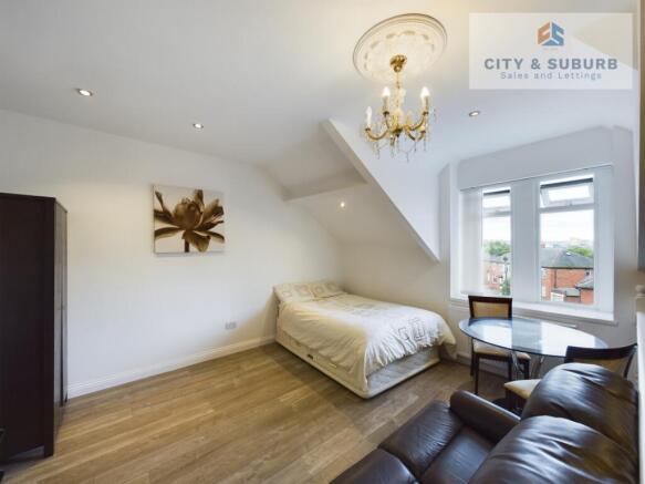 CAM01351G0-PR0105-STILL002