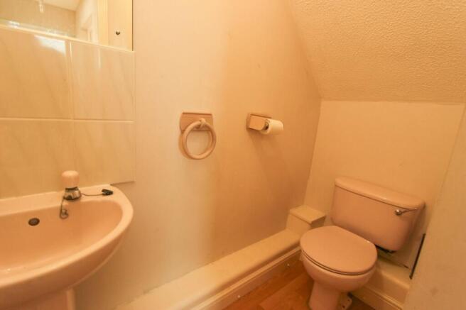 4 bed Detached to rent Image 5