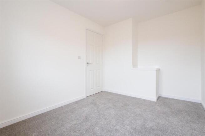 3 bed Semi-Detached to rent Image 12
