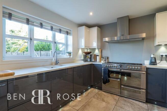 Kitchen/Breakfast/family Room