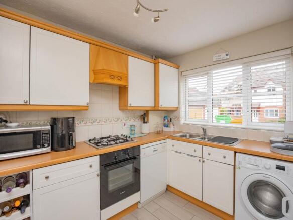 9 Thetford Avenue