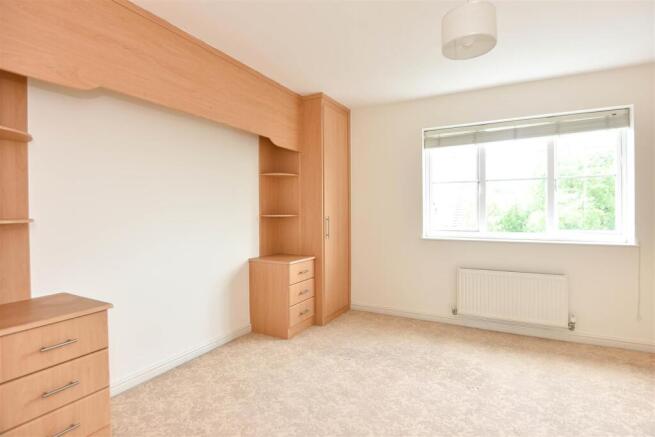 3 bed Town House to rent Image 5