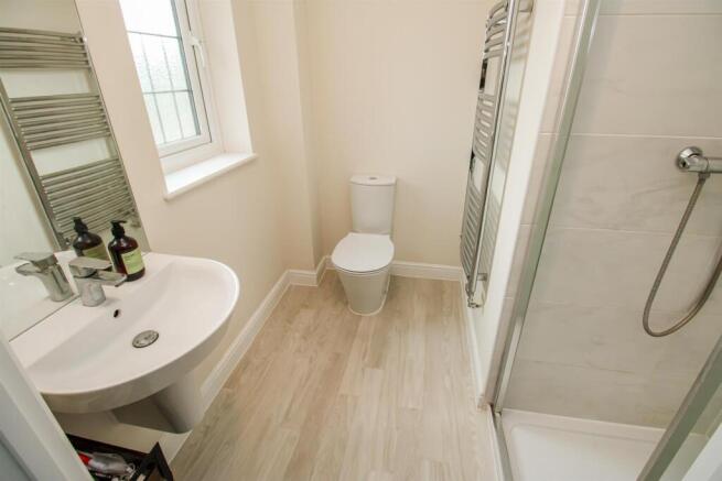 4 bed Detached for sale Image 12