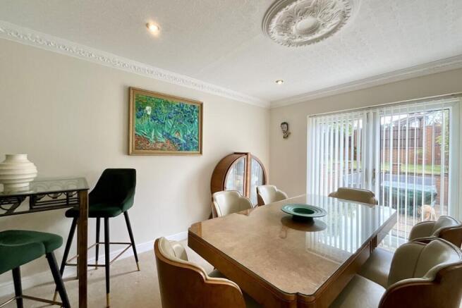 4 bed Semi-Detached for sale Image 7