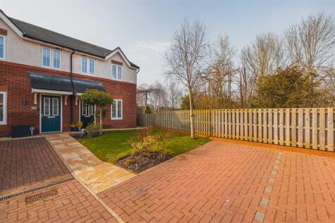 Dunlin Close, Parkgate, Neston, Cheshire