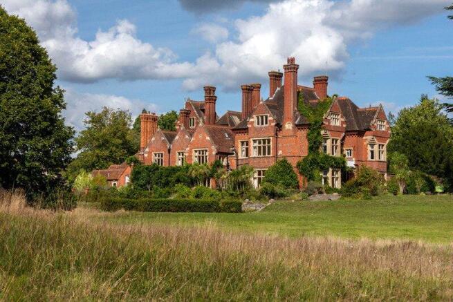 15-bed detached on Eastbury Lane, Compton, Surrey, GU3, £3,500,000