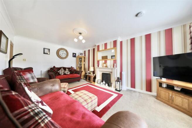 2 bed Semi-Detached Bungalow for sale Image 5