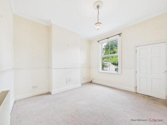 3 bed Terraced for sale Image 6
