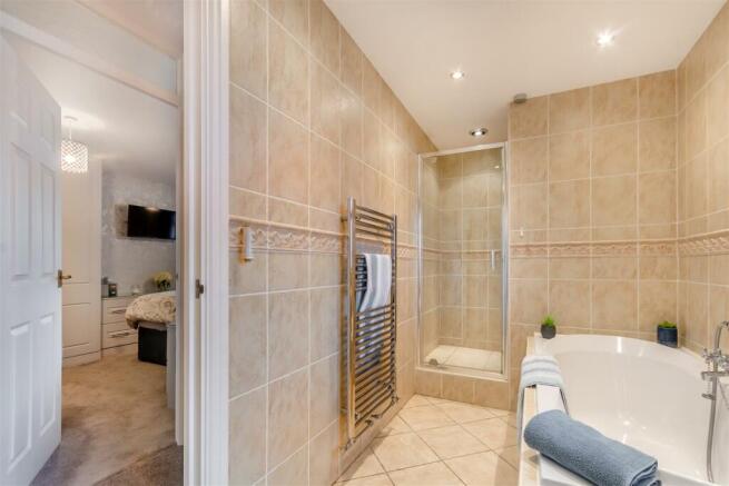 8583379-interior14.jpg
