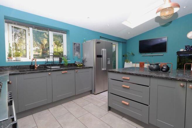 Through Open Plan Kitchen/Diner/Lounge