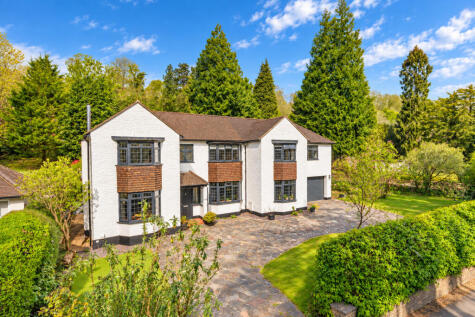 Harestone Valley Road, Caterham, CR3