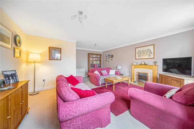 4 bed House for sale Image 7
