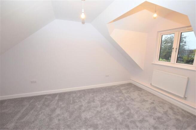 3 bed Detached Bungalow to rent Image 7