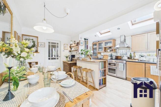 Dining kitchen