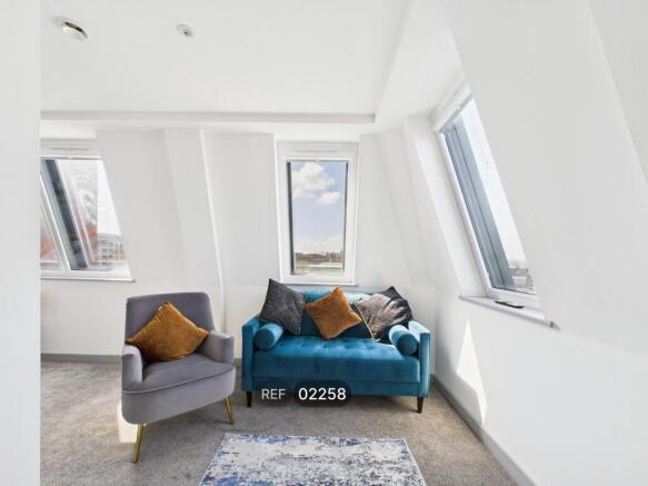 2 bed Apartment to rent Image 6