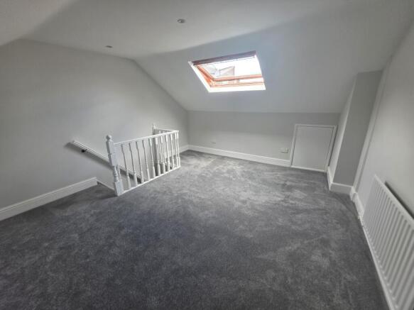 3 bed Terraced to rent Image 9