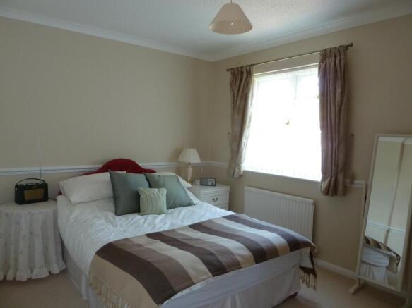 BEDROOM 2