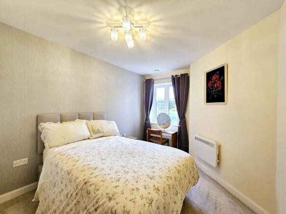 1 bed Flat for sale Image 5
