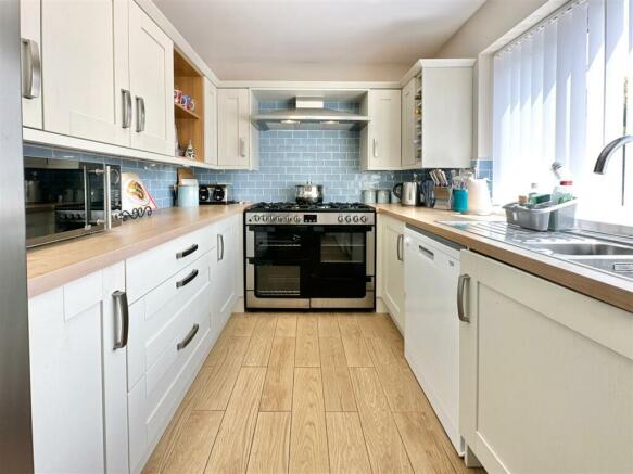 Kitchen.JPG