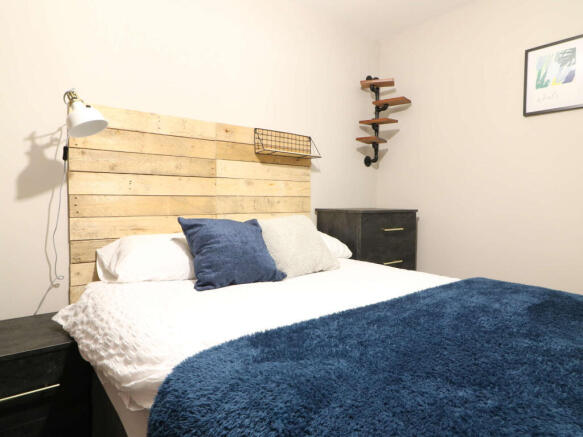 25 Glebe Road Room 3.3-2.jpg