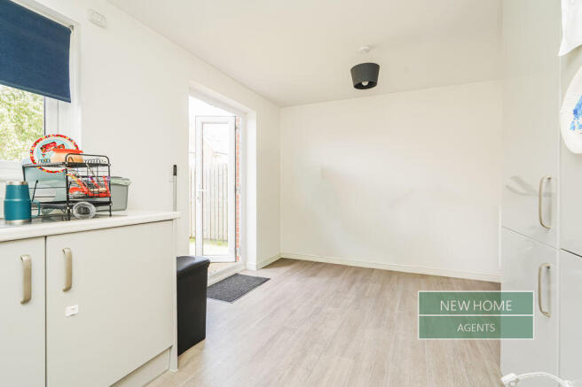 3 bed Semi-Detached for sale Image 6