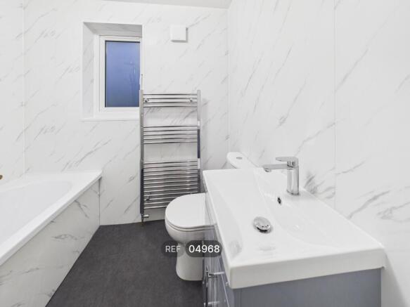 3 bed Semi-Detached to rent Image 11