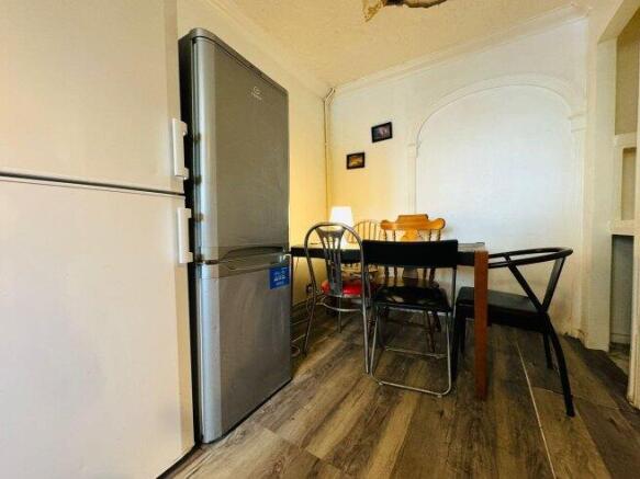 ford-street-e3-5pq-1022971