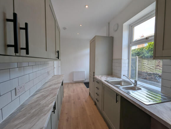 3 bed End of Terrace to rent Image 6
