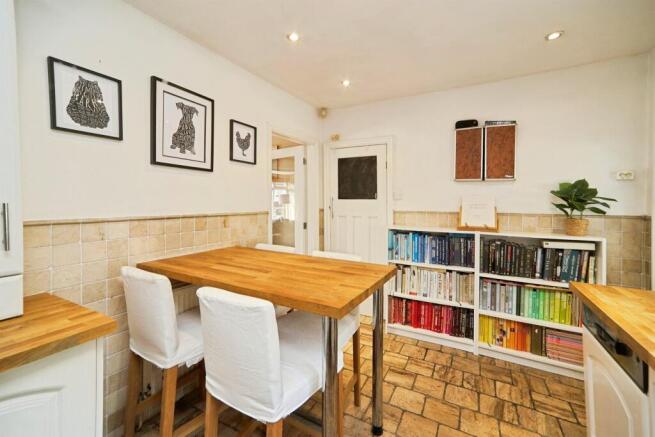 2 bed Semi-Detached for sale Image 7