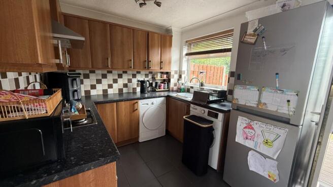 2 bed House to rent Image 4