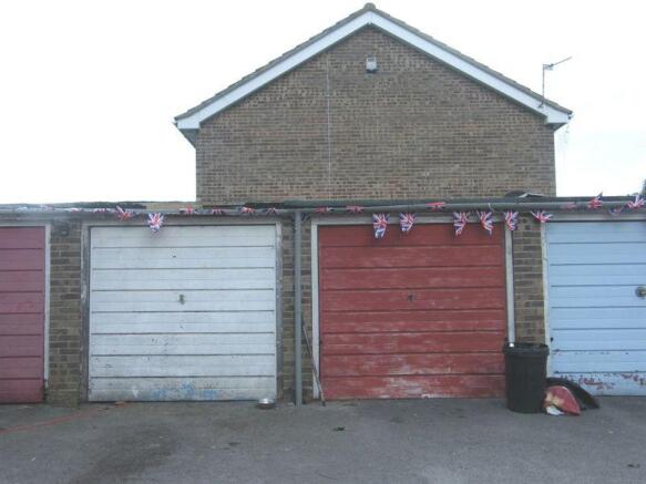 garage in block
