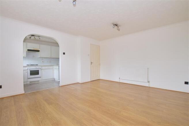 Lounge/Dining Area