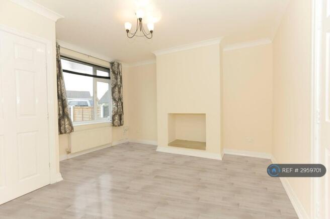 3 bed Terraced to rent Image 4