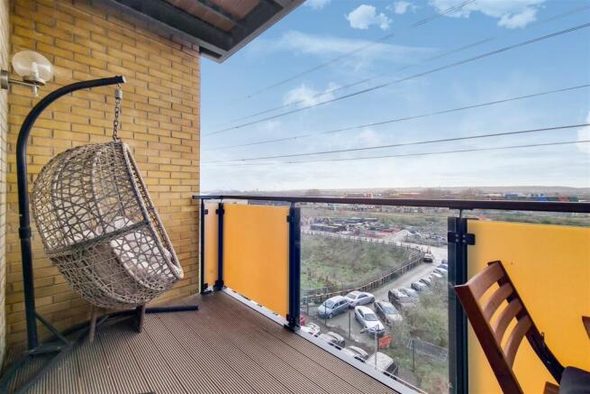 4_Balcony-0.jpg