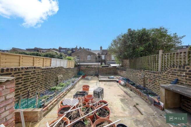 147a Purves Road ...