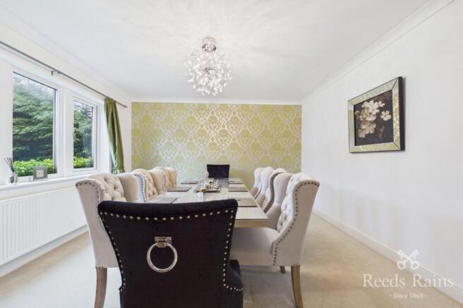 7 bed Detached for sale Image 11