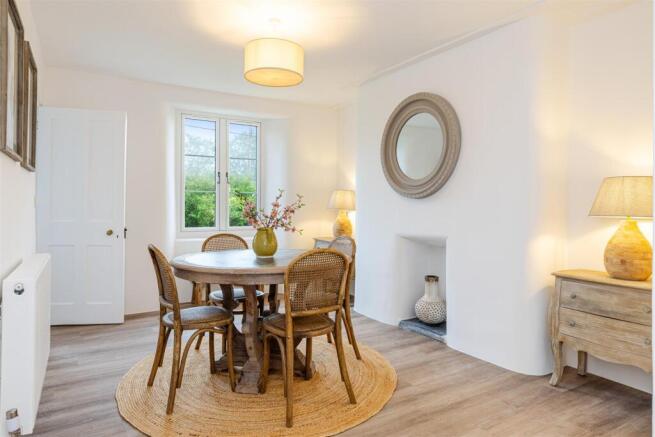 A25 - Myrtle Cottage Eastdown Blackawton - 260601.