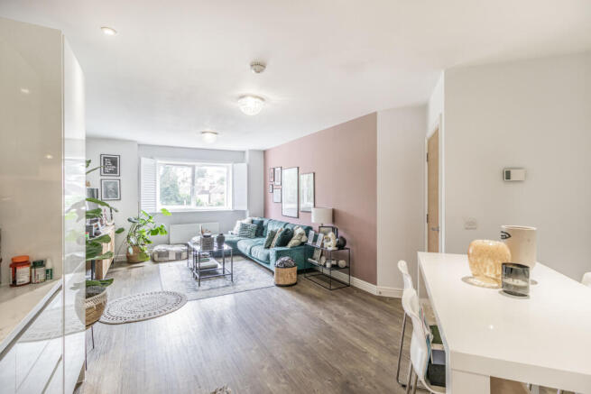 OPEN-PLAN LIVING