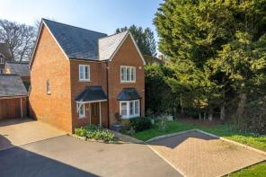 5, Silver Court, Hartley Wintney, Hook RG27 8FJ