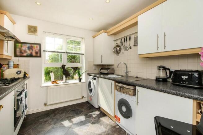 2 bed Apartment for sale Image 7